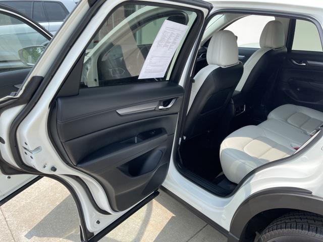 Photo of 2023 Rhodium White Metallic Mazda CX-5