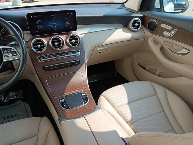 Photo of 2020 Polar White Mercedes-Benz GLC 300