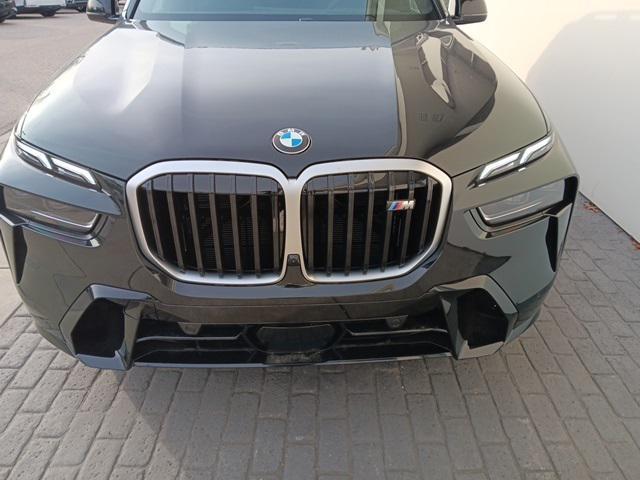 Photo of 2025 Black Sapphire Metallic BMW X7
