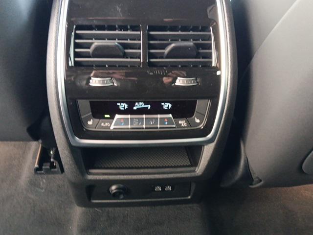 Photo of 2025 Black Sapphire Metallic BMW X7
