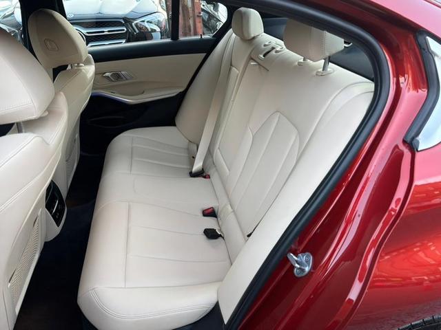 Photo of 2019 Sunset Orange Metallic BMW 330