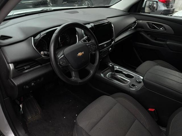 Photo of 2019 Silver Ice Metallic Chevrolet Traverse