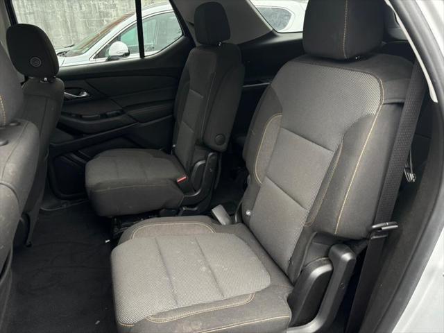 Photo of 2019 Silver Ice Metallic Chevrolet Traverse