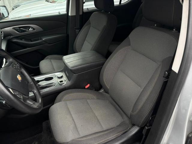 Photo of 2019 Silver Ice Metallic Chevrolet Traverse