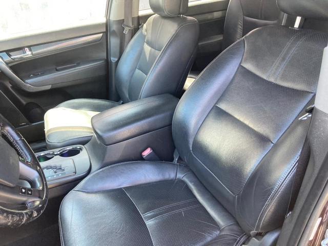 Photo of 2011 Dark Cherry Kia Sorento