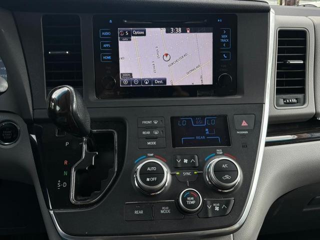 Photo of 2015 Predawn Gray Mica Toyota Sienna