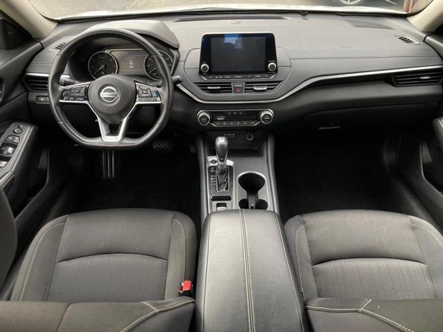 Photo of 2019 Pearl White Tricoat Nissan Altima