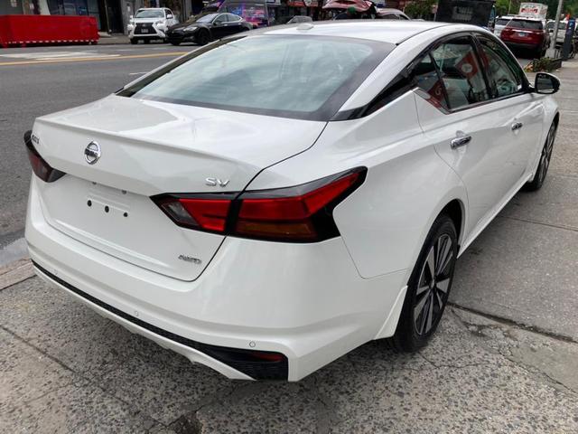Photo of 2019 Pearl White Tricoat Nissan Altima