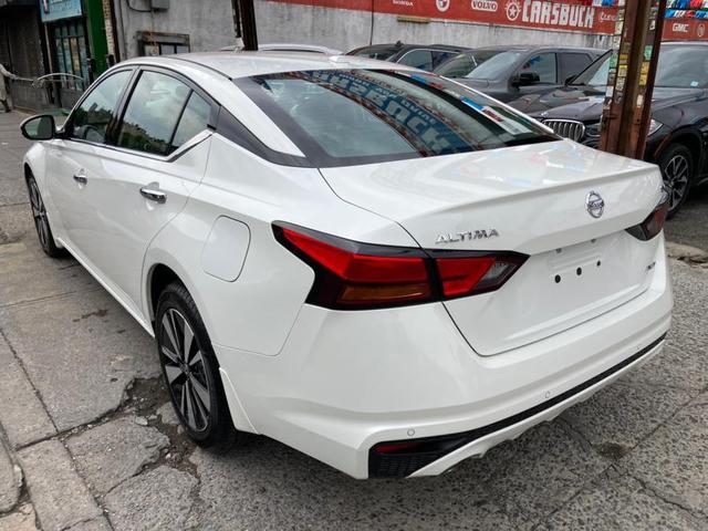 Photo of 2019 Pearl White Tricoat Nissan Altima
