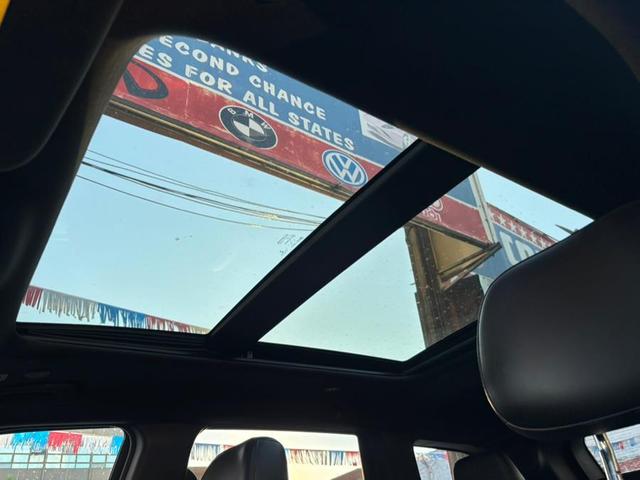 Photo of 2020 Diamond Black Crystal Pearlcoat Jeep Grand Cherokee