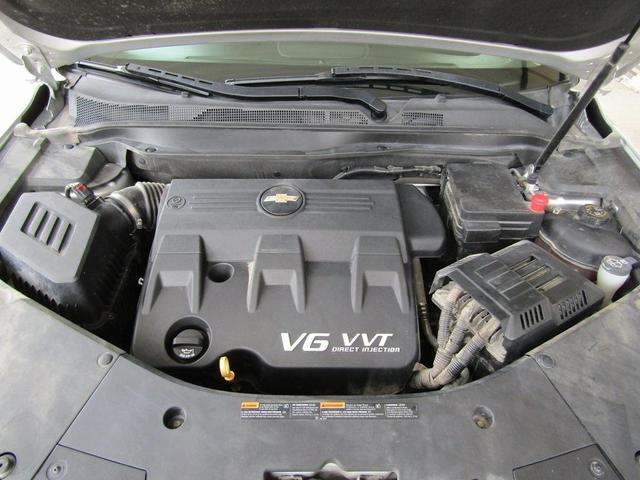 Photo of 2012 Silver Ice Metallic Chevrolet Equinox