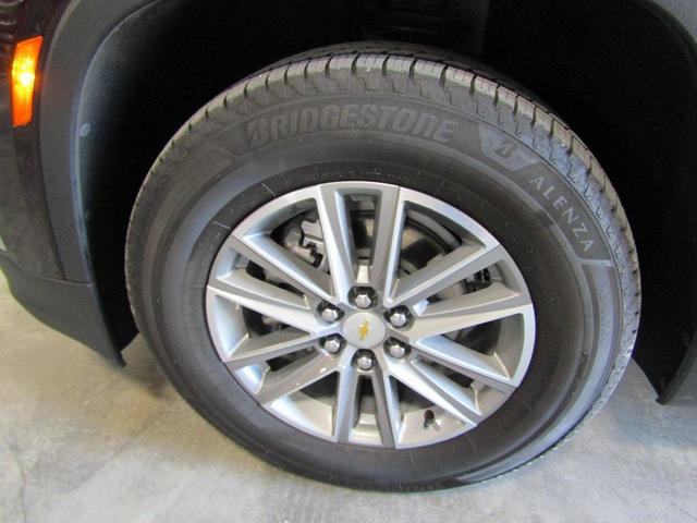 Photo of 2022 Black Cherry Metallic Chevrolet Traverse