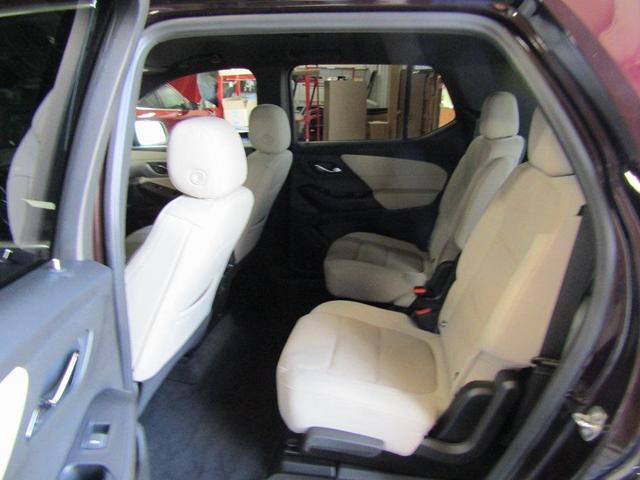 Photo of 2022 Black Cherry Metallic Chevrolet Traverse