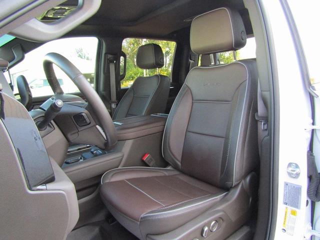 Photo of 2025 Summit White GMC Sierra 2500