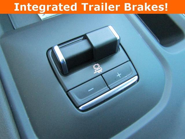 Photo of 2025 Summit White GMC Sierra 2500