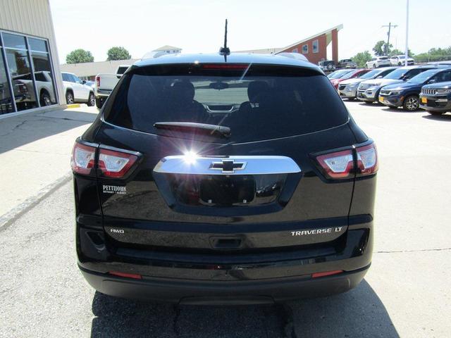 Photo of 2016 Mosaic Black Metallic Chevrolet Traverse