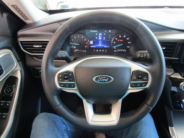 Photo of 2023 Silver Metallic Ford Explorer