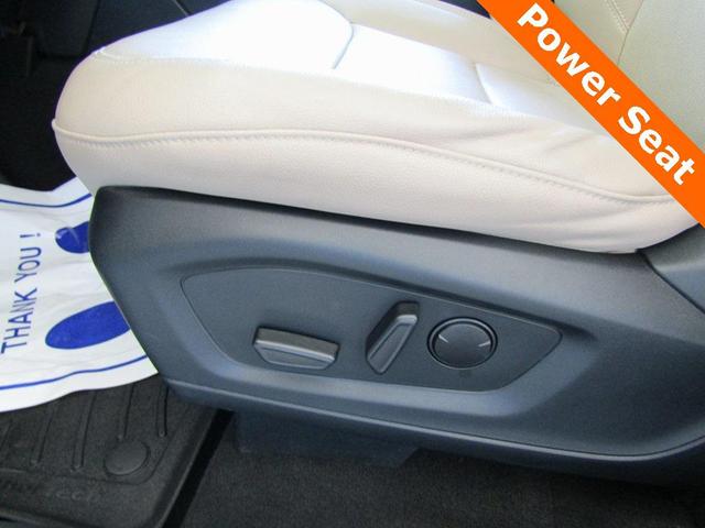 Photo of 2023 Silver Metallic Ford Explorer