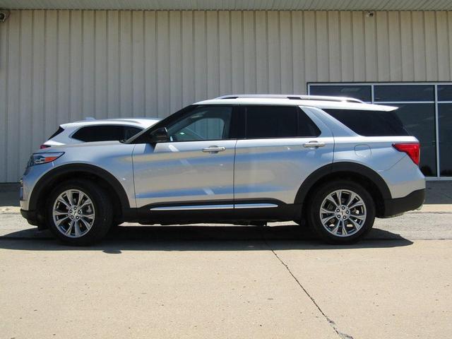 Photo of 2023 Silver Metallic Ford Explorer