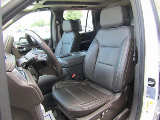Photo of 2021 White Frost Tricoat GMC Yukon