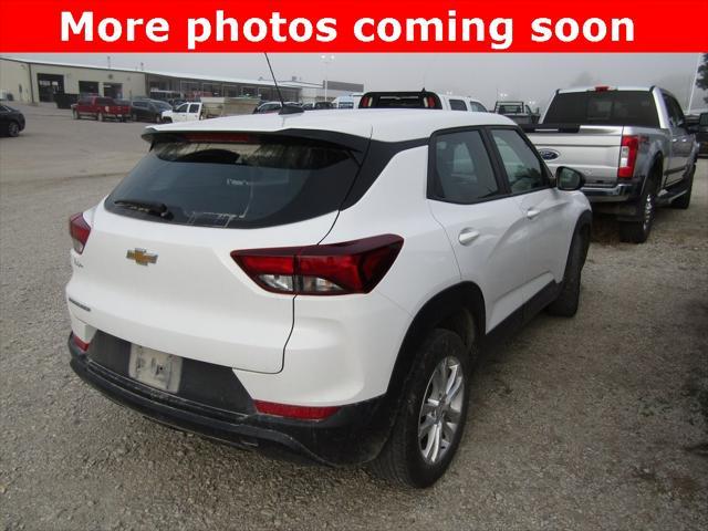 Photo of 2023 Summit White Chevrolet Trailblazer