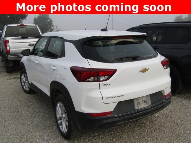 Photo of 2023 Summit White Chevrolet Trailblazer