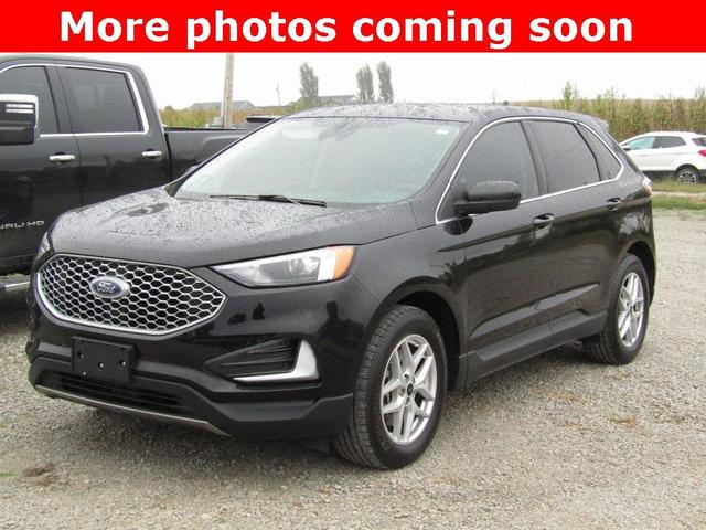 Photo of 2024 Black Metallic Ford Edge