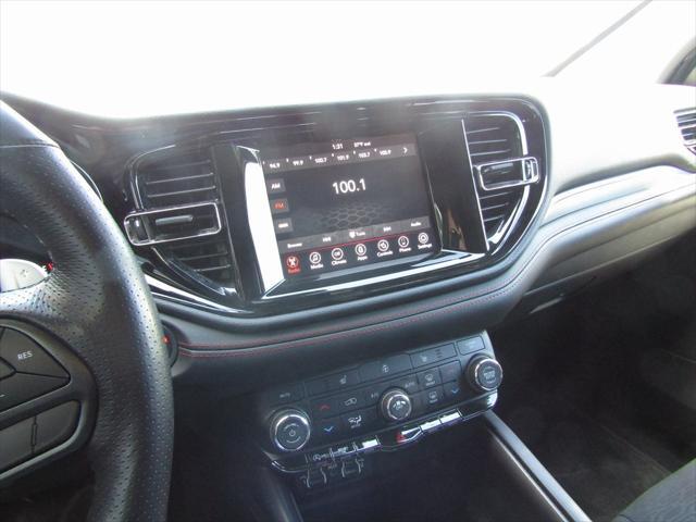 Photo of 2023 DB Black Crystal Clearcoat Dodge Durango
