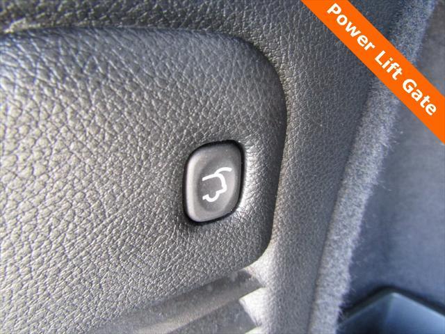 Photo of 2023 DB Black Crystal Clearcoat Dodge Durango