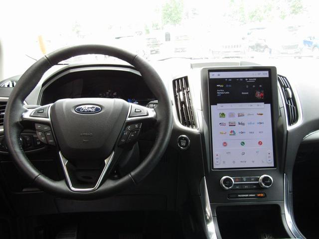 Photo of 2024 Silver Ford Edge
