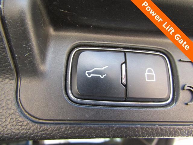 Photo of 2020 Magnetic Metallic Ford Explorer