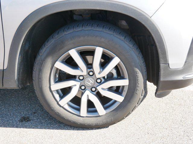 Photo of 2021 Lunar Silver Metallic Honda Pilot