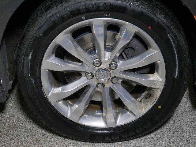 Photo of 2018 Granite Crystal Metallic Clearcoat Chrysler 300