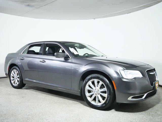 Photo of 2018 Granite Crystal Metallic Clearcoat Chrysler 300