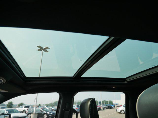 Photo of 2019 Diamond Black Crystal Pearlcoat RAM 1500