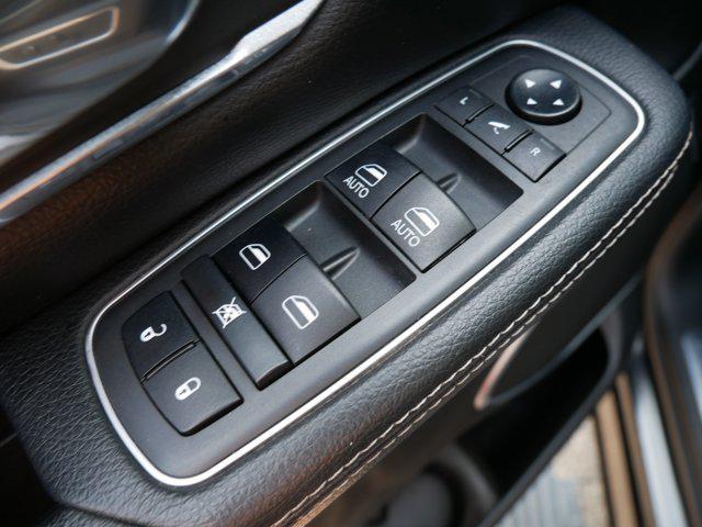 Photo of 2019 Diamond Black Crystal Pearlcoat RAM 1500