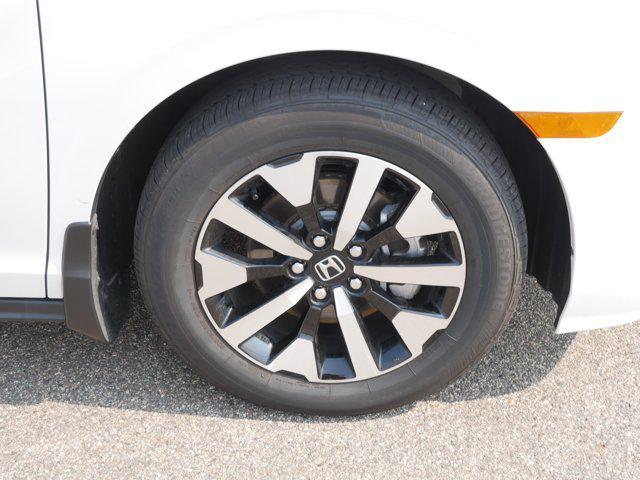Photo of 2025 Platinum White Pearl Honda Odyssey