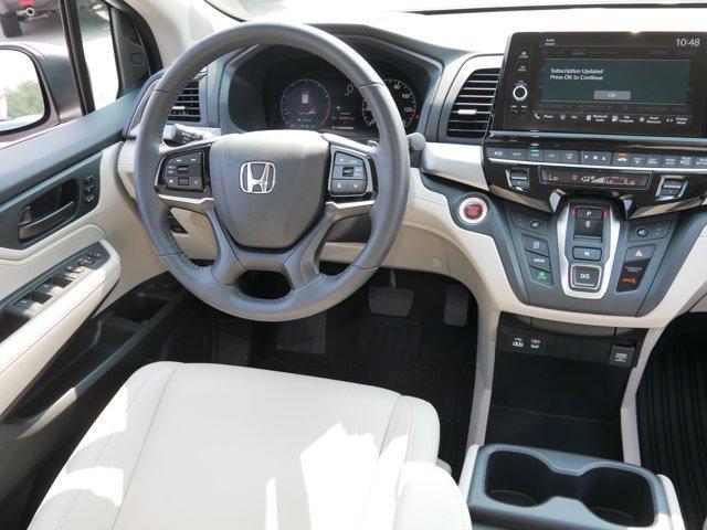 Photo of 2025 Platinum White Pearl Honda Odyssey