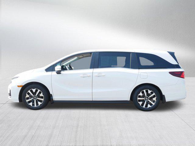 Photo of 2025 Platinum White Pearl Honda Odyssey