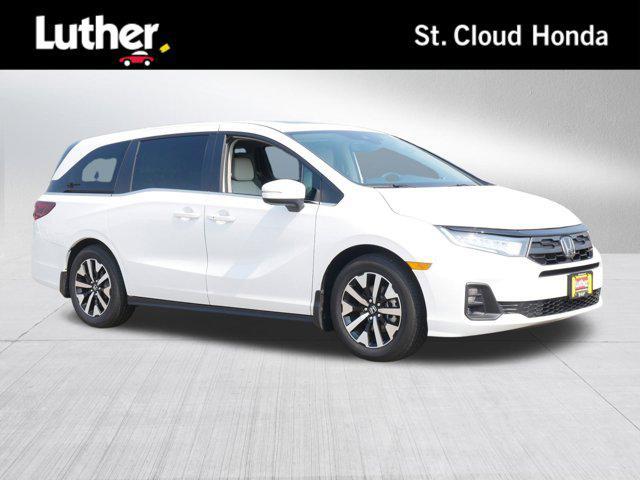 Photo of 2025 Platinum White Pearl Honda Odyssey