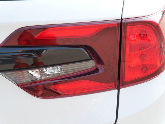 Photo of 2025 Platinum White Pearl Honda Odyssey
