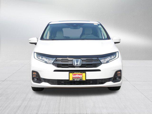 Photo of 2025 Platinum White Pearl Honda Odyssey