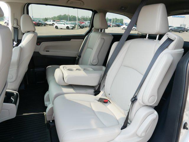 Photo of 2025 Platinum White Pearl Honda Odyssey