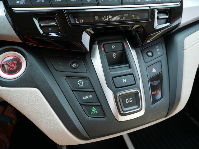 Photo of 2025 Platinum White Pearl Honda Odyssey