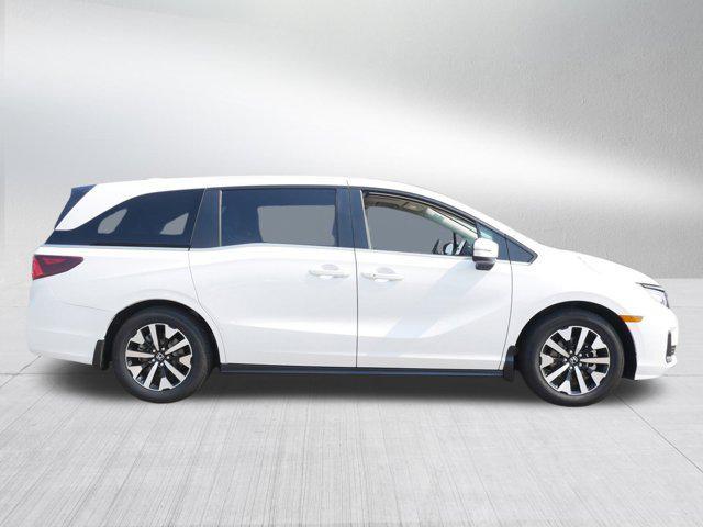 Photo of 2025 Platinum White Pearl Honda Odyssey