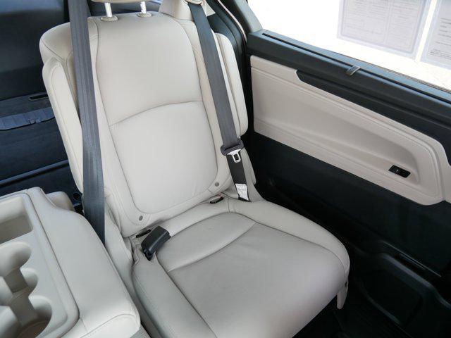 Photo of 2025 Platinum White Pearl Honda Odyssey