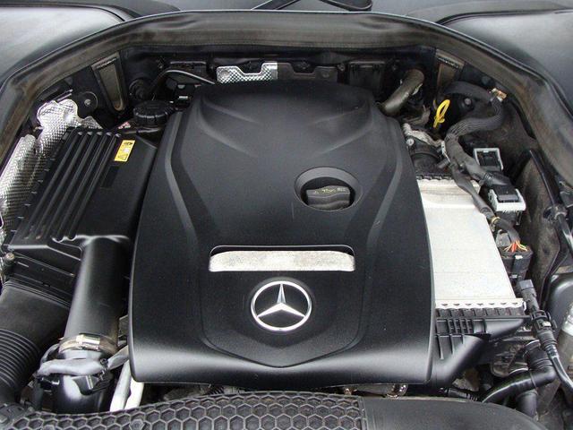 Photo of 2017 Gray Metallic Mercedes-Benz GLC 300