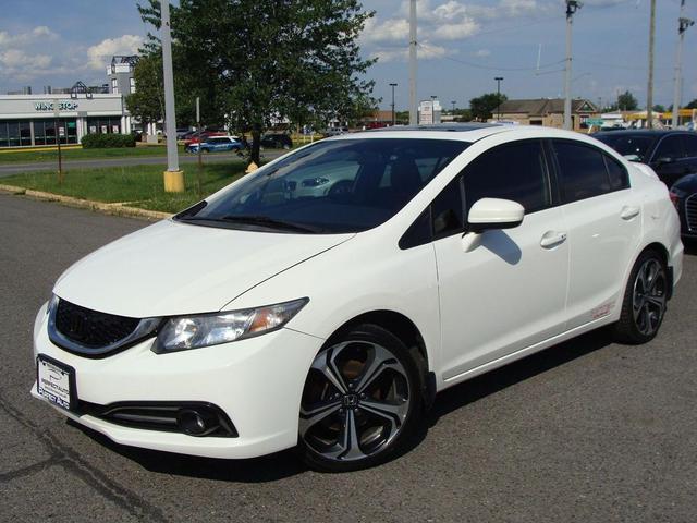 Photo of 2015 White Honda Civic