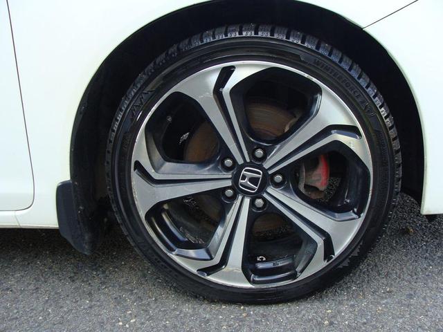 Photo of 2015 White Honda Civic