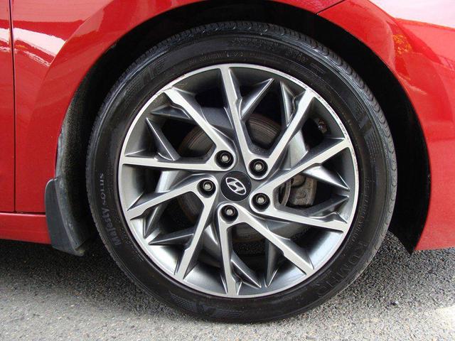Photo of 2020 Scarlet Red Pearl Hyundai ELANTRA